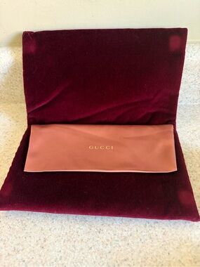 Gucci Rose Brown Sun Glasses Case. Wallet with Gold Logo